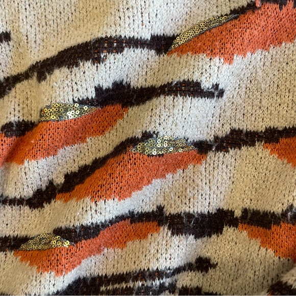 Animal print cozy sweater - Picture 2 of 5
